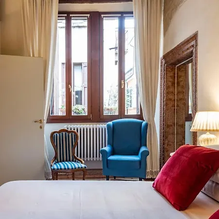 San Tomaso Luxury Apt, 2 Steps From Centre, No Ztl Lägenhet
