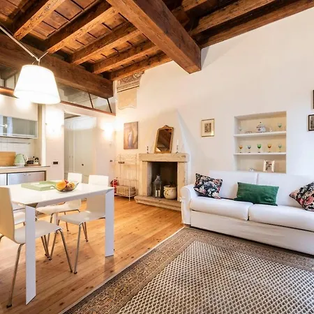Lägenhet San Tomaso Luxury Apt, 2 Steps From Centre, No Ztl