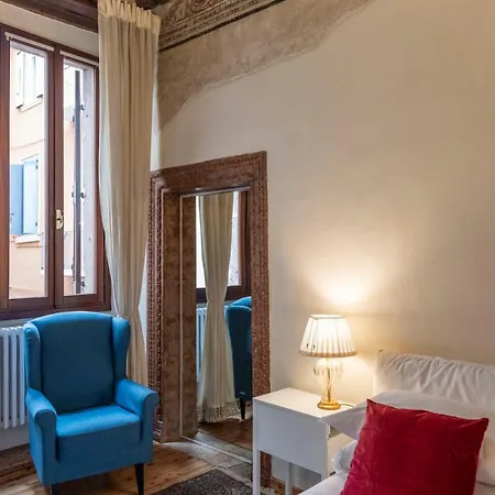 San Tomaso Luxury Apt, 2 Steps From Centre, No Ztl Lägenhet