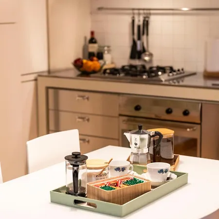 San Tomaso Luxury Apt, 2 Steps From Centre, No Ztl Lägenhet *