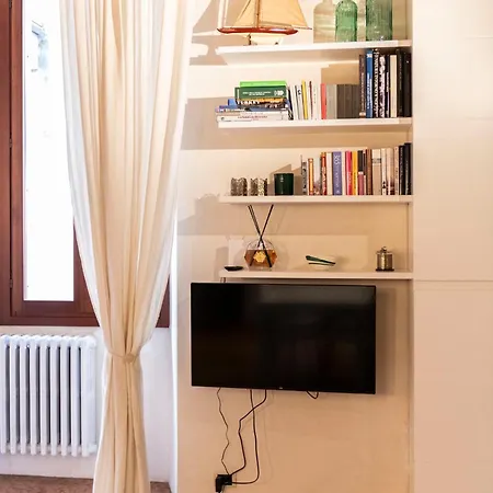 San Tomaso Luxury Apt, 2 Steps From Centre, No Ztl Appartement *
